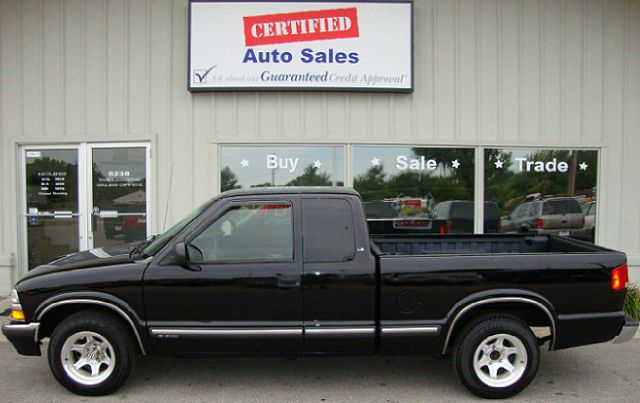 2000 Chevrolet S10 4dr Sdn Auto GLS w/XM