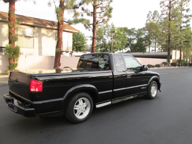 2000 Chevrolet S10 4dr Sdn Auto GLS w/XM