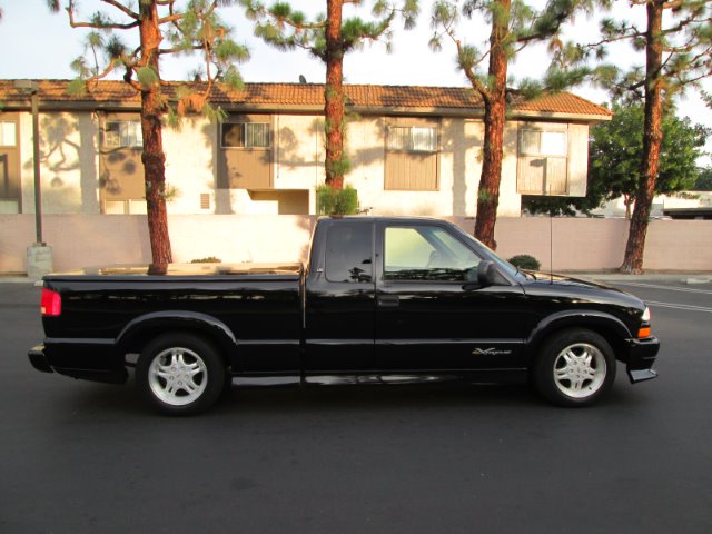 2000 Chevrolet S10 4dr Sdn Auto GLS w/XM