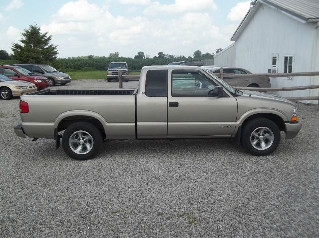 2000 Chevrolet S10 4dr Sdn Auto GLS w/XM