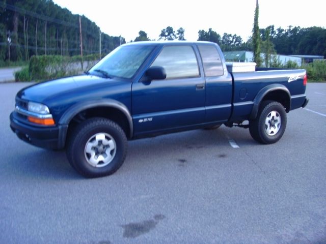 2000 Chevrolet S10 3.5 SE Coupe