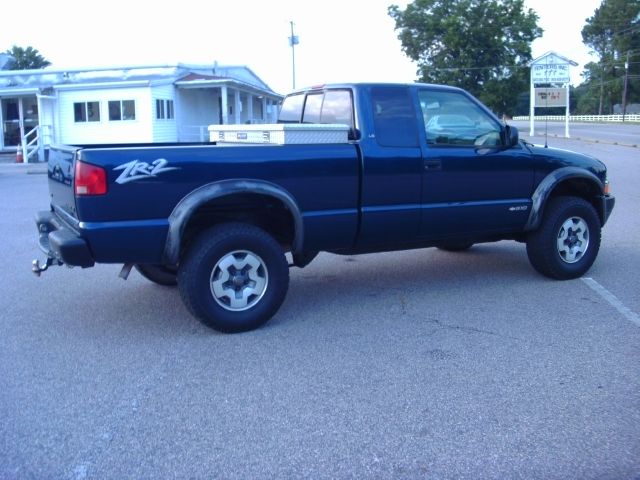 2000 Chevrolet S10 3.5 SE Coupe