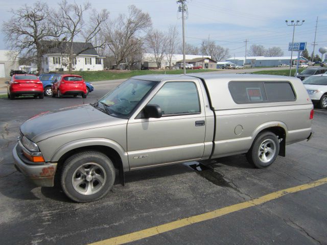 2000 Chevrolet S10 Short Box Standard