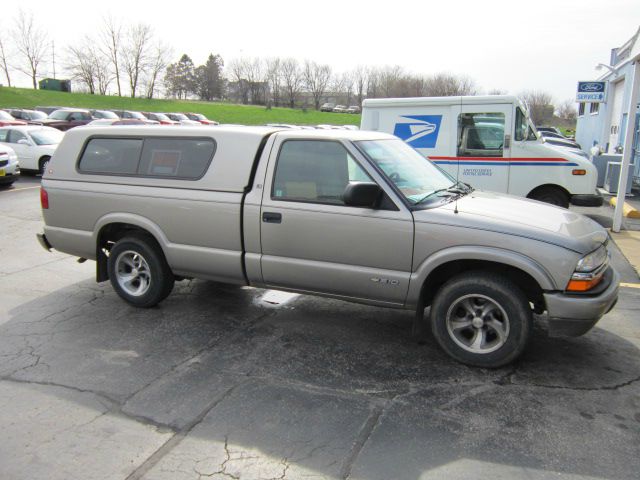 2000 Chevrolet S10 Short Box Standard