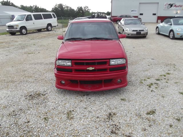 2000 Chevrolet S10 Unicell Box Truck