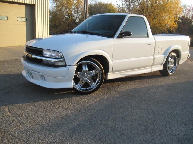 2000 Chevrolet S10 XLT 2WD