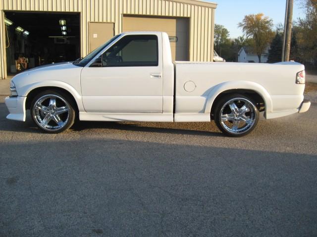 2000 Chevrolet S10 XLT 2WD