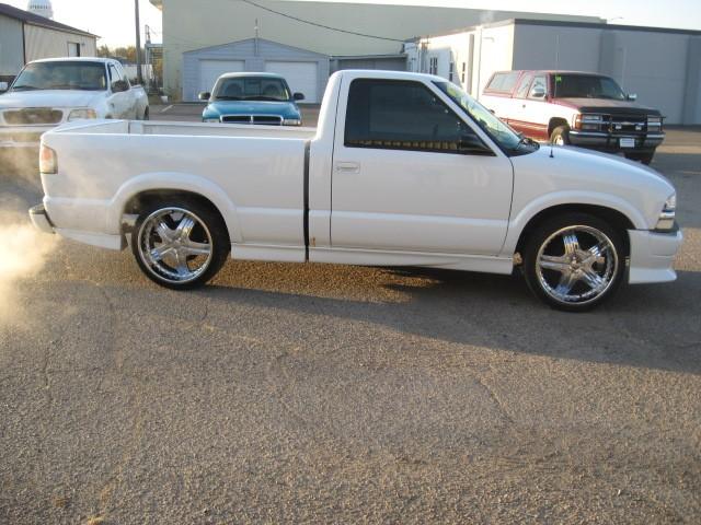 2000 Chevrolet S10 XLT 2WD