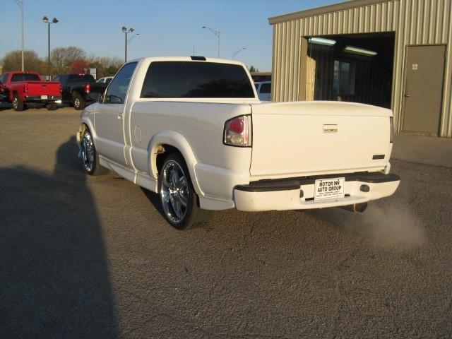 2000 Chevrolet S10 XLT 2WD