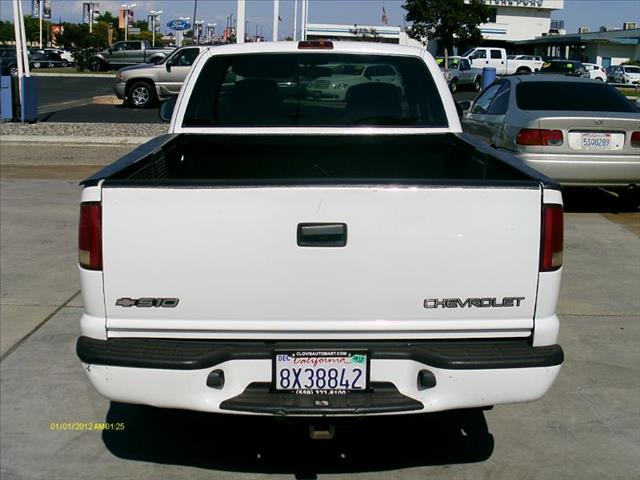 2000 Chevrolet S10 Crew Cab 4WD