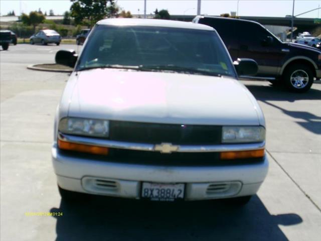 2000 Chevrolet S10 Crew Cab 4WD