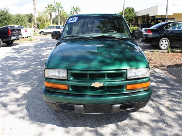 2000 Chevrolet S10 Base