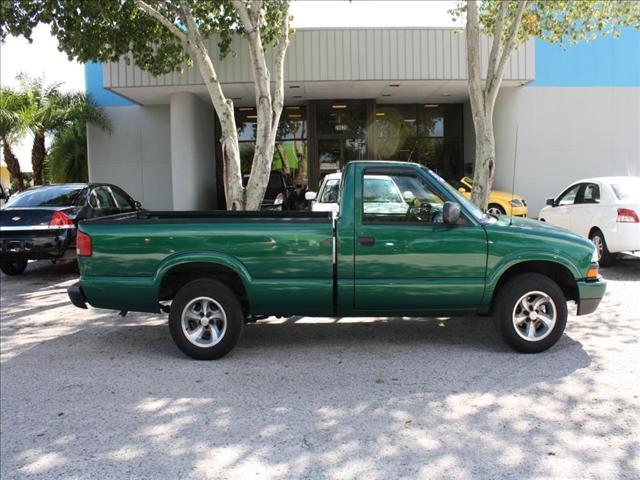 2000 Chevrolet S10 Base