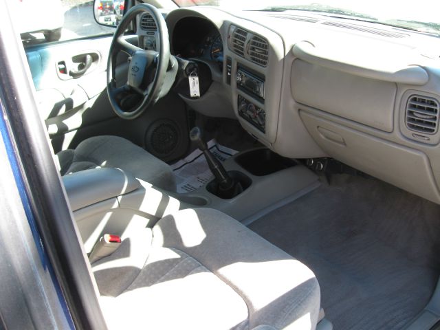 2000 Chevrolet S10 4dr Sdn Auto GLS w/XM