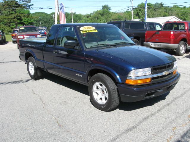 2000 Chevrolet S10 4dr Sdn Auto GLS w/XM