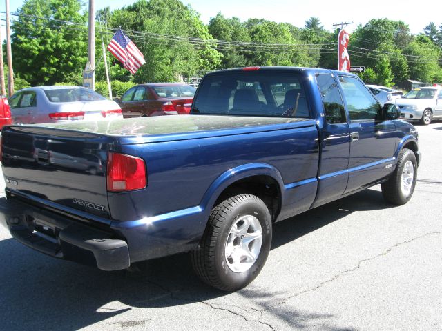 2000 Chevrolet S10 4dr Sdn Auto GLS w/XM