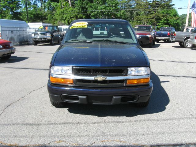 2000 Chevrolet S10 4dr Sdn Auto GLS w/XM