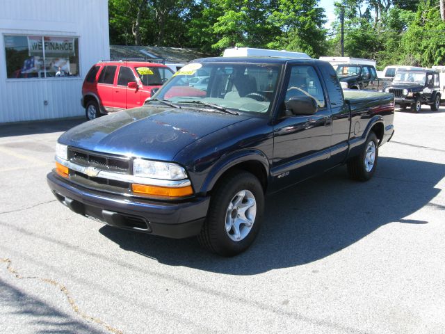 2000 Chevrolet S10 4dr Sdn Auto GLS w/XM