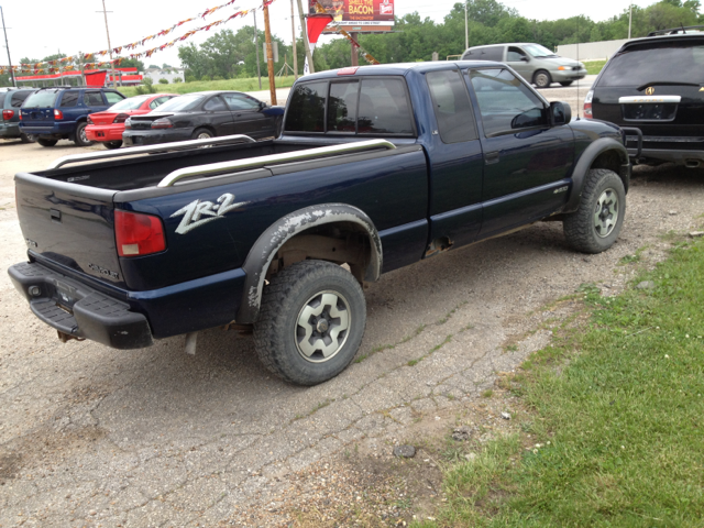 2000 Chevrolet S10 Unknown