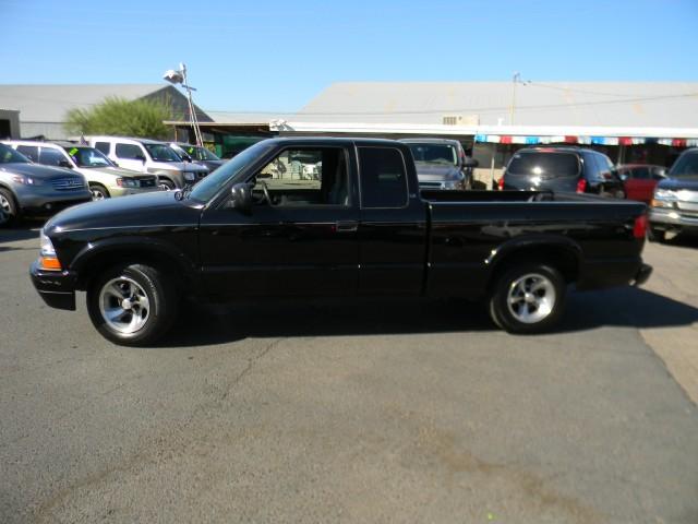 2000 Chevrolet S10 XLT 2WD