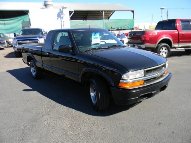 2000 Chevrolet S10 XLT 2WD