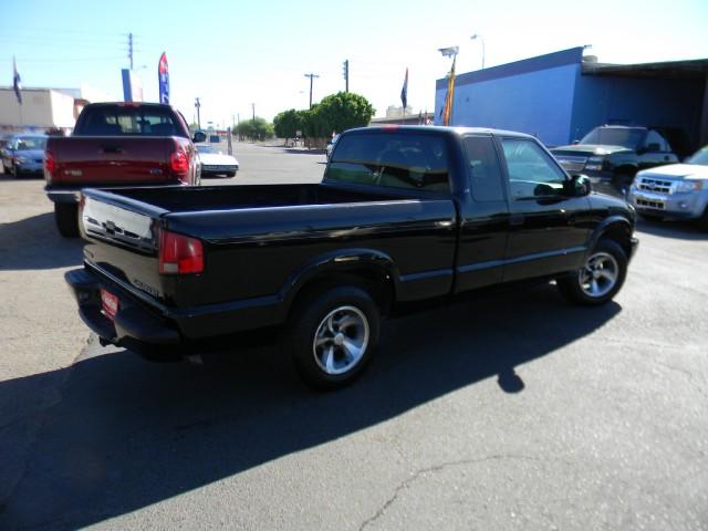 2000 Chevrolet S10 XLT 2WD