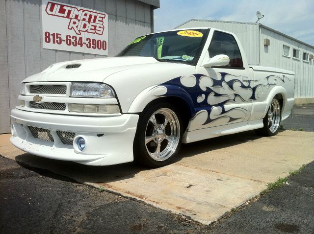 2000 Chevrolet S10 4dr Sdn Auto GLS w/XM