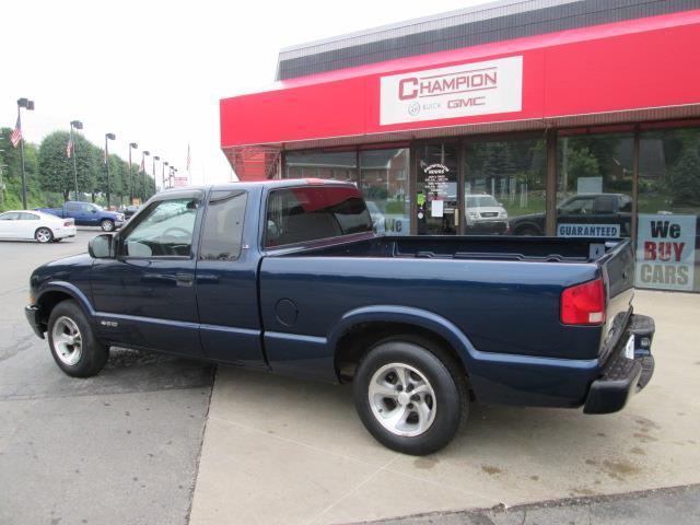 2000 Chevrolet S10 S Touring