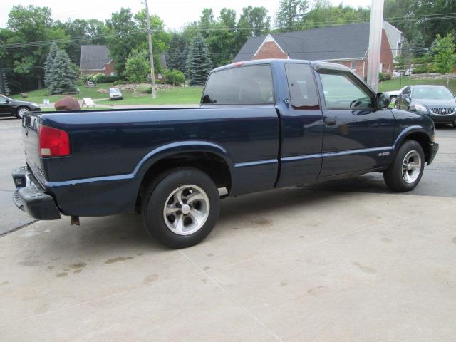 2000 Chevrolet S10 S Touring