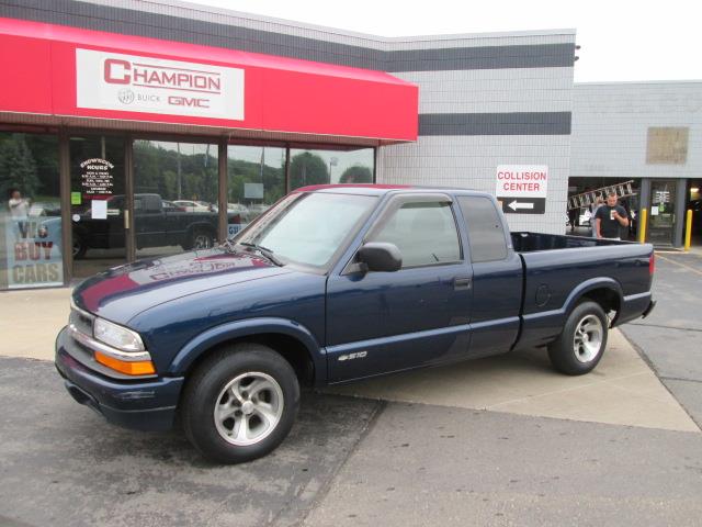 2000 Chevrolet S10 S Touring