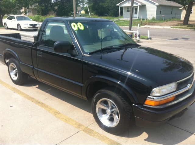 2000 Chevrolet S10 4dr Sdn Auto GLS w/XM