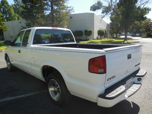 2000 Chevrolet S10 4dr Sdn Auto GLS w/XM