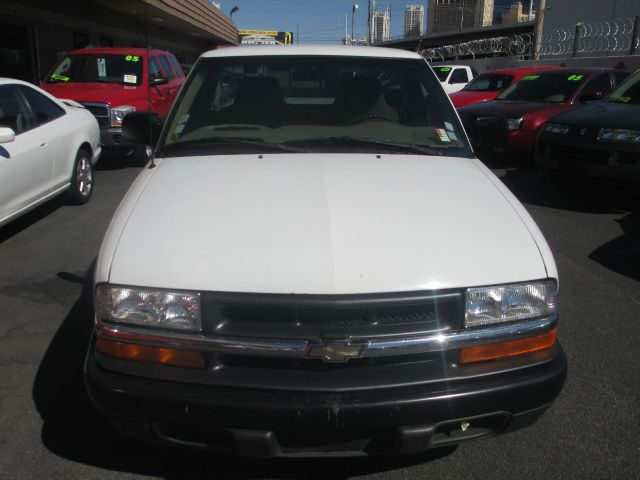 2000 Chevrolet S10 Short Box Standard