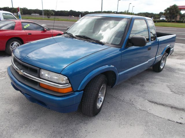 2000 Chevrolet S10 4dr Sdn Auto GLS w/XM