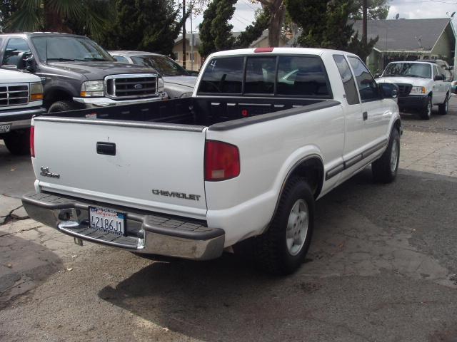 2000 Chevrolet S10 Unknown