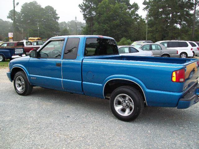 2000 Chevrolet S10 4dr Sdn Auto GLS w/XM