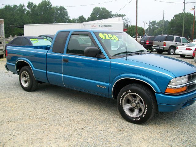 2000 Chevrolet S10 4dr Sdn Auto GLS w/XM