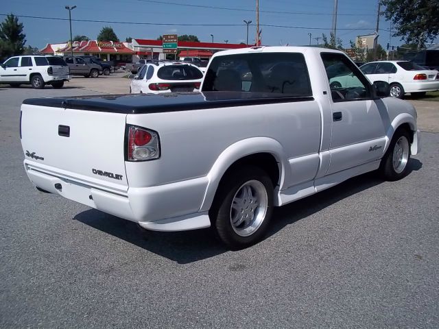 2000 Chevrolet S10 4dr Sdn Auto GLS w/XM