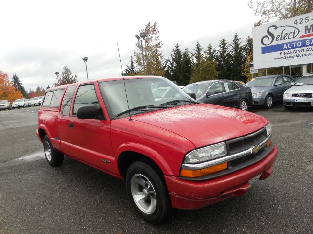 2000 Chevrolet S10 4dr Sdn Auto GLS w/XM