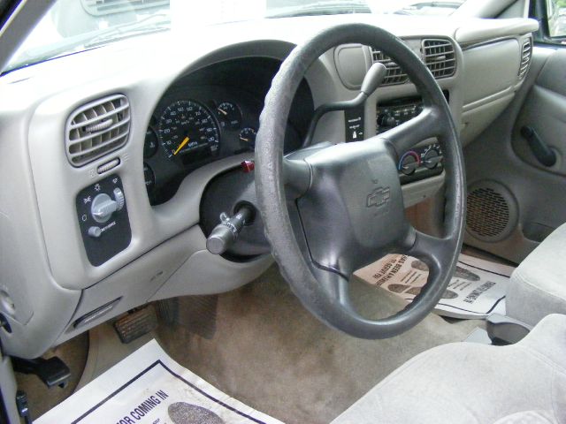 2000 Chevrolet S10 4dr Sdn Auto GLS w/XM