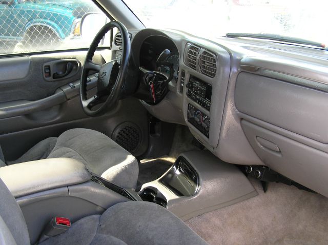 2000 Chevrolet S10 4dr Sdn Auto GLS w/XM