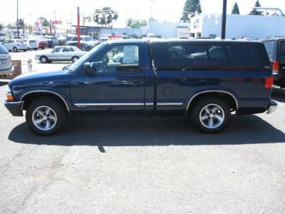 2000 Chevrolet S10 Short Box Standard