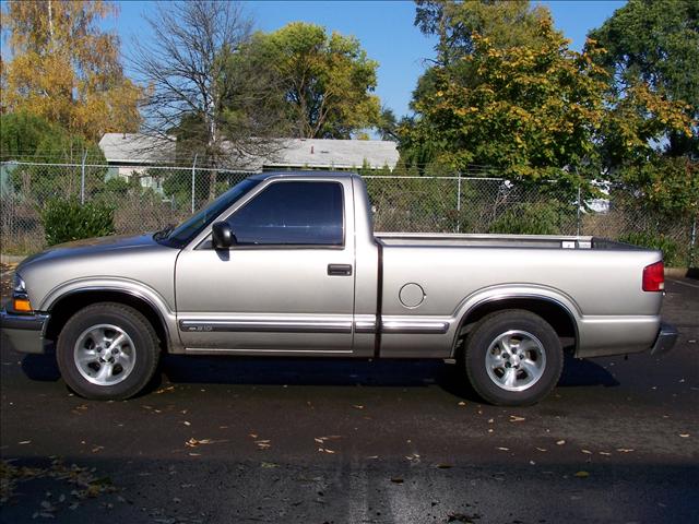 2000 Chevrolet S10 Unknown