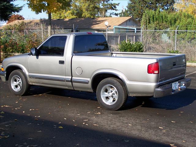 2000 Chevrolet S10 Unknown