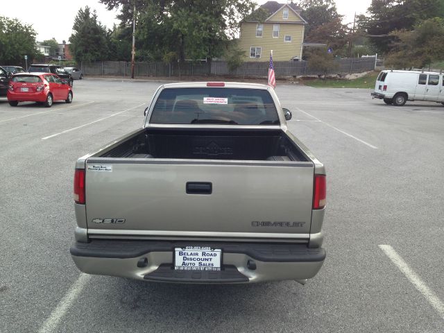 2000 Chevrolet S10 4dr Sdn Auto GLS w/XM