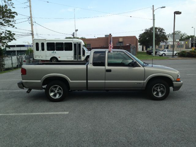 2000 Chevrolet S10 4dr Sdn Auto GLS w/XM