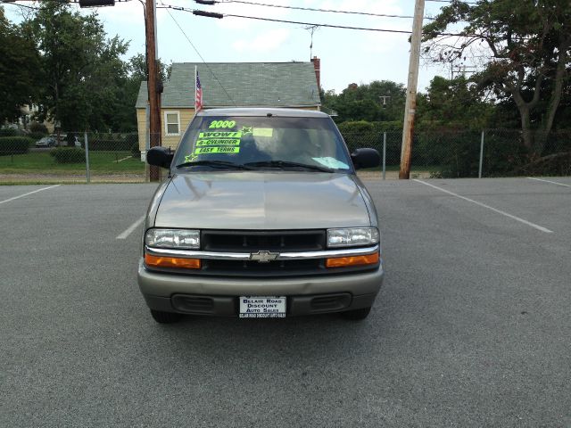 2000 Chevrolet S10 4dr Sdn Auto GLS w/XM