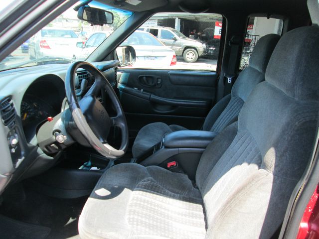 2000 Chevrolet S10 4dr Sdn Auto GLS w/XM