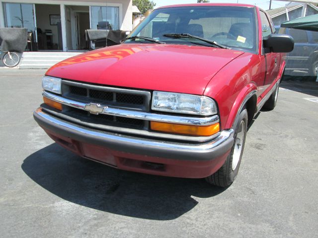 2000 Chevrolet S10 4dr Sdn Auto GLS w/XM