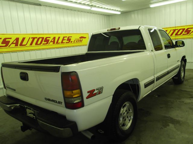 2000 Chevrolet S10 4dr Sdn Auto GLS w/XM